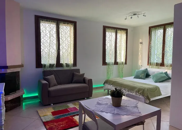 فندق مبيت وإفطار Malamu Eventi 4*